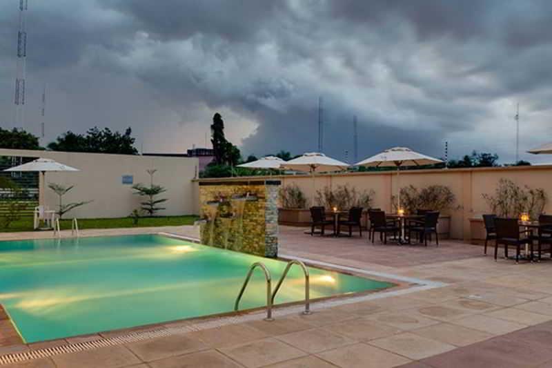 Protea Hotel By Marriott Benin City Select Emotan Экстерьер фото