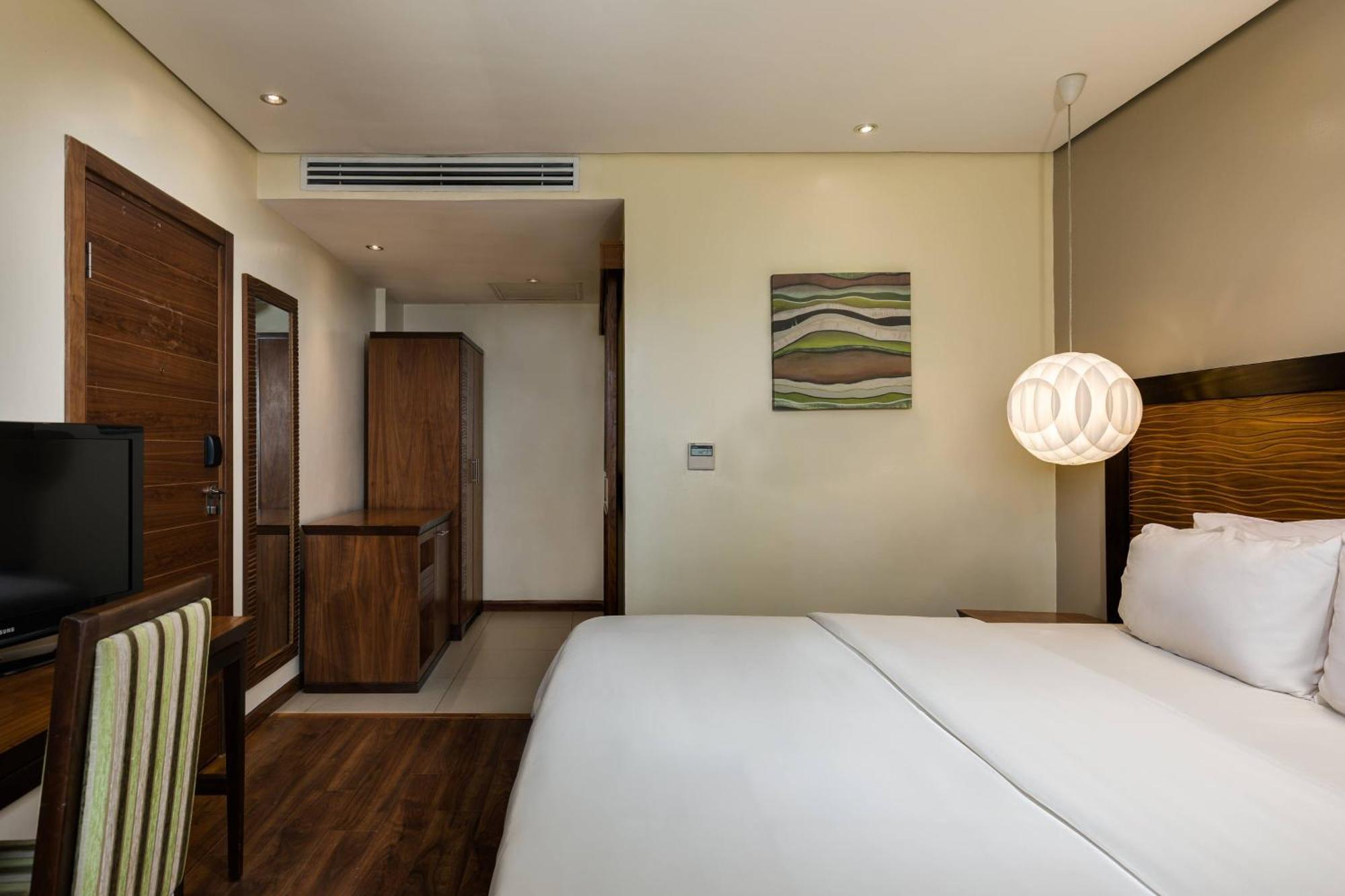 Protea Hotel By Marriott Benin City Select Emotan Экстерьер фото