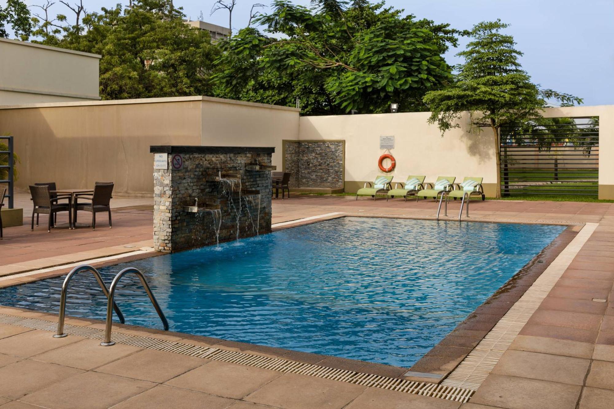Protea Hotel By Marriott Benin City Select Emotan Экстерьер фото